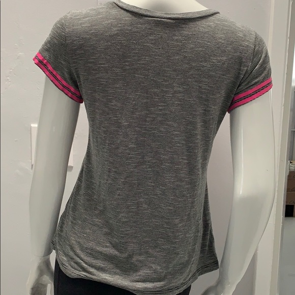 Slogan tee “wait, I don’t care” - Picture 3 of 3